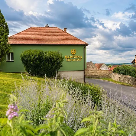 Kovárna Klapý Pod Hazmburkem - české Středohoří Ubytování v soukromí